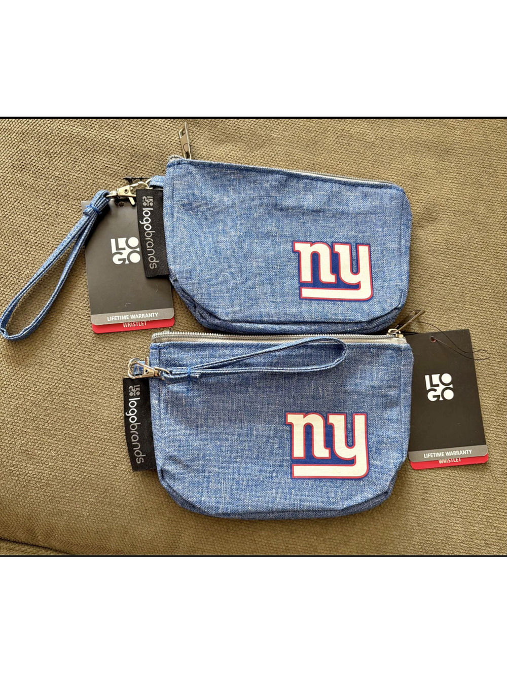 BNWT NY Giants wristlets (2)